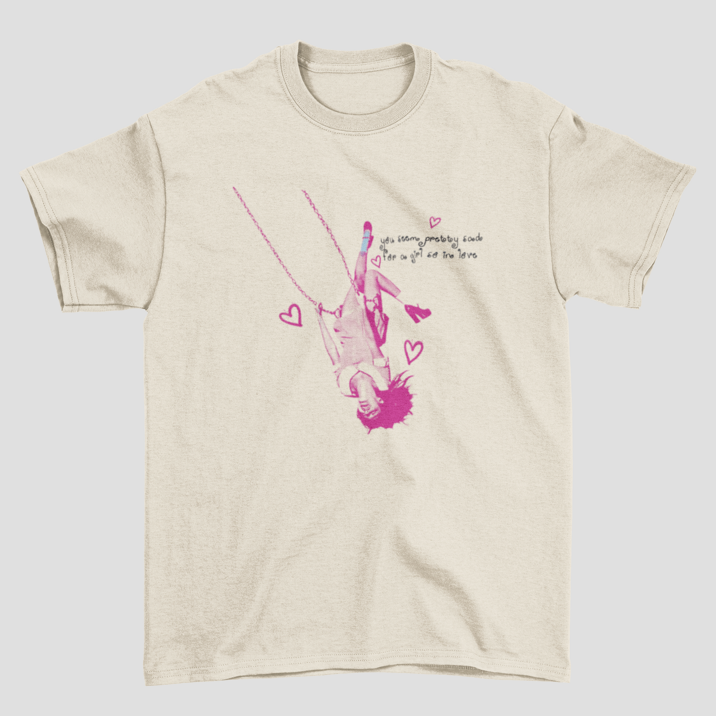 Camiseta Básica Olivia Rodrigo Girl So In Love
