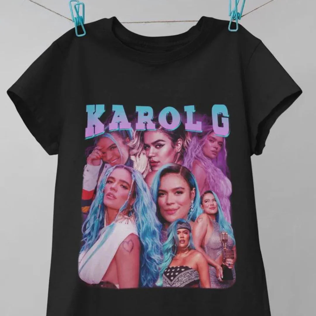 Camiseta Básica Karol G Graphic Preto