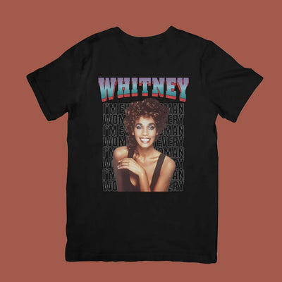 Camiseta Básica Whitney Houston Graphic-PRETO