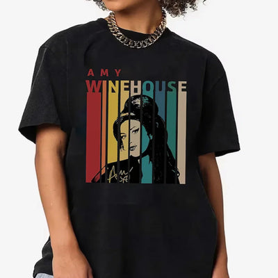 Camiseta Básica Amy Winehouse Illustrated - Preto