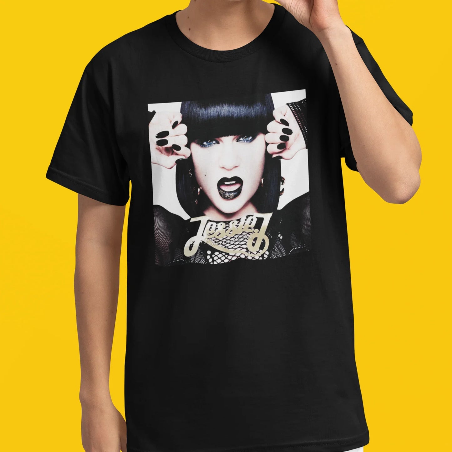 Camiseta Básica Jessie J. Retro