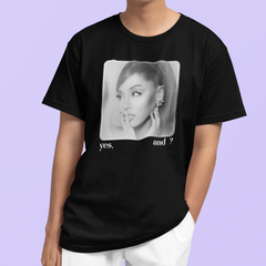 Camiseta Básica Ariana Grande New Music B&W