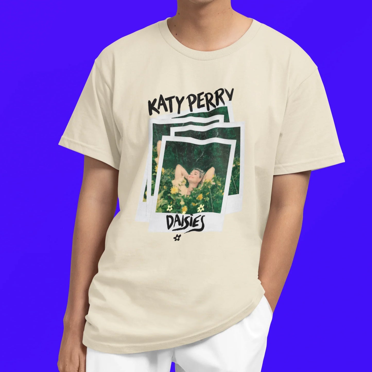 Camiseta Básica Katy Perry Daisies