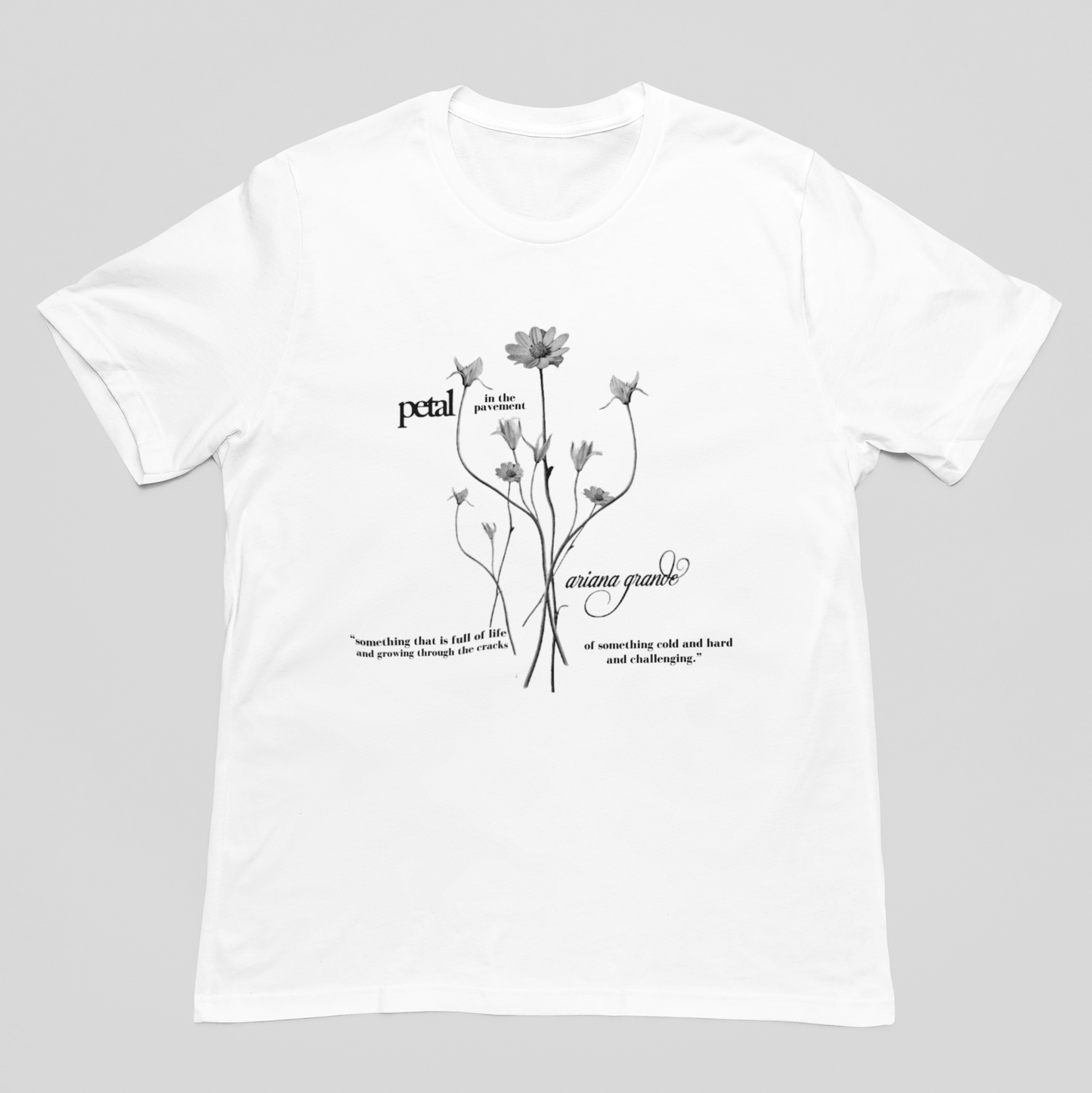 Camiseta Básica Ariana Grande In The Pavement