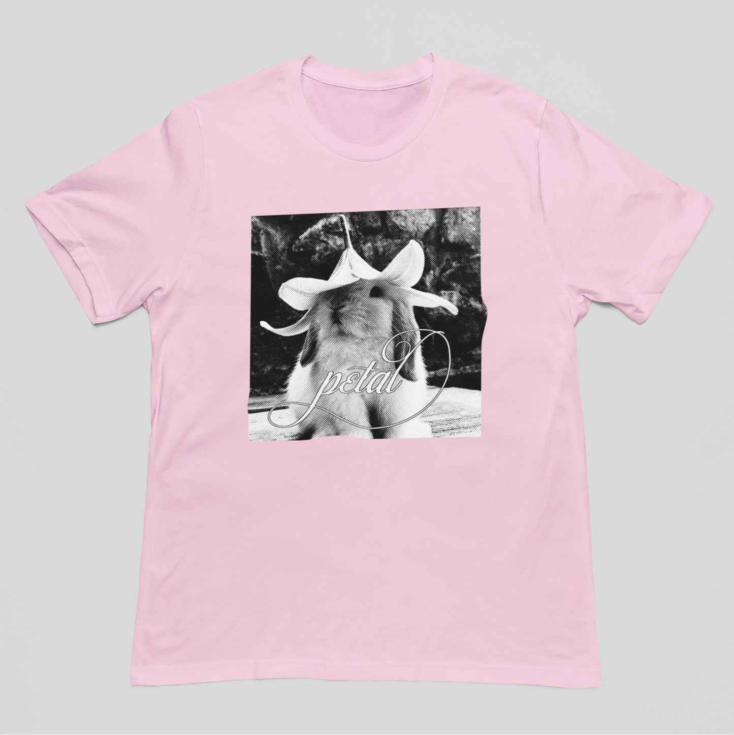 Camiseta Básica Ariana Grande Cute Flower