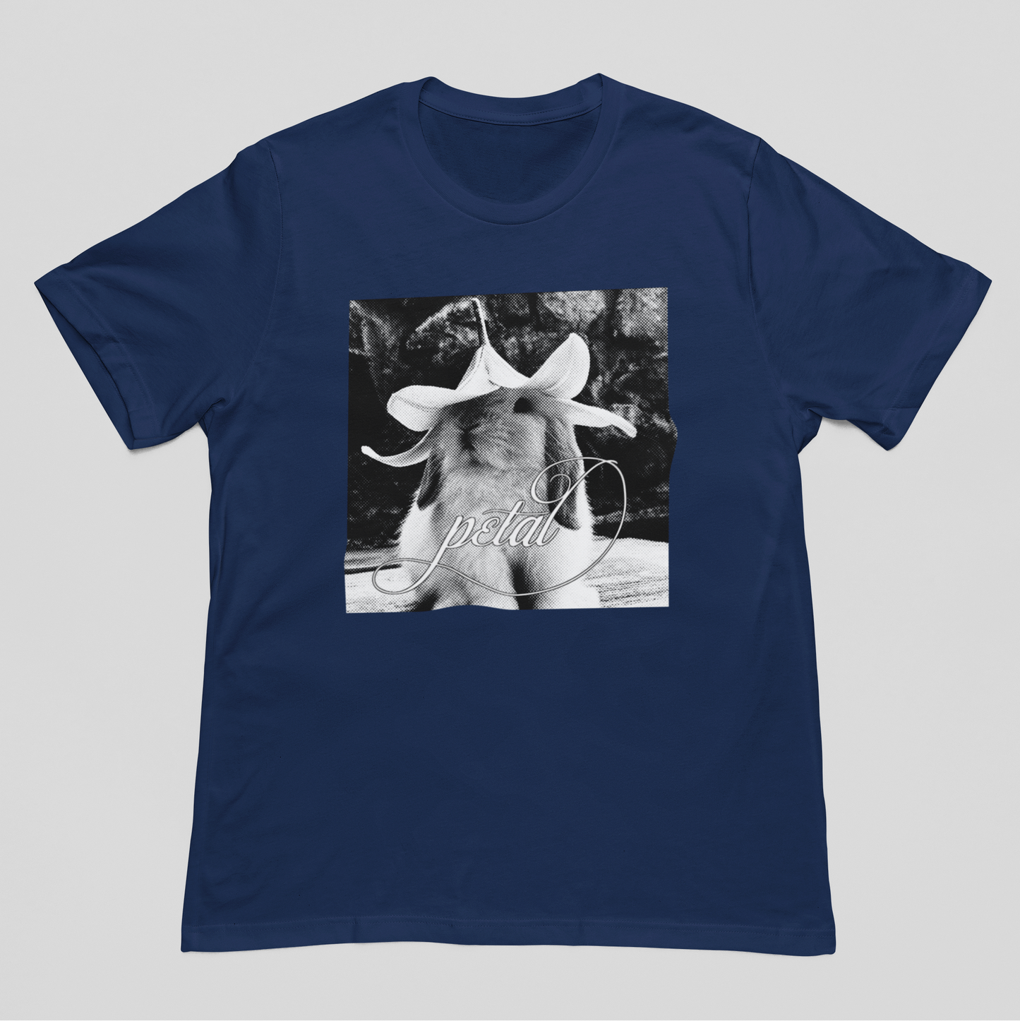 Camiseta Básica Ariana Grande Cute Flower