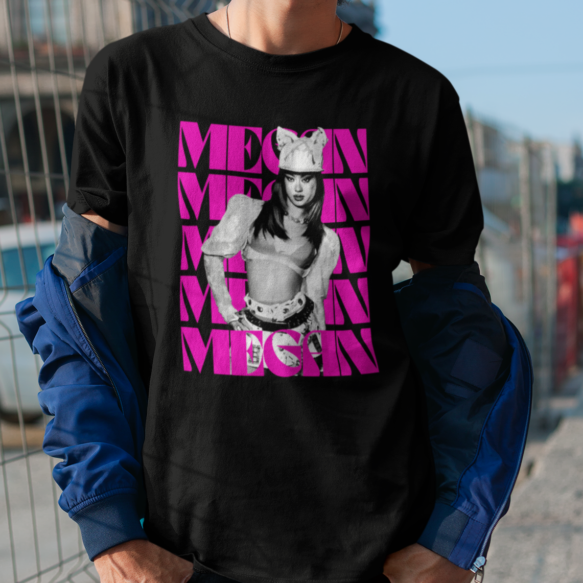 Camiseta Básica Katseye Megan Pinky Up