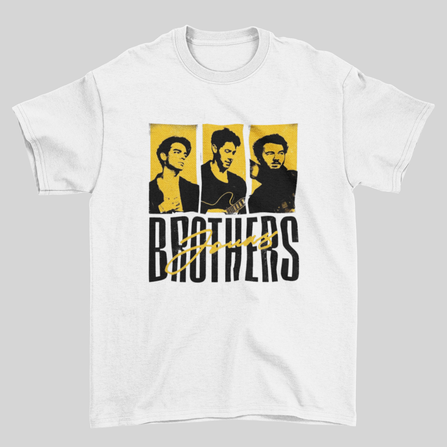 Camiseta Básica Jonas Brothers Yellow Photo