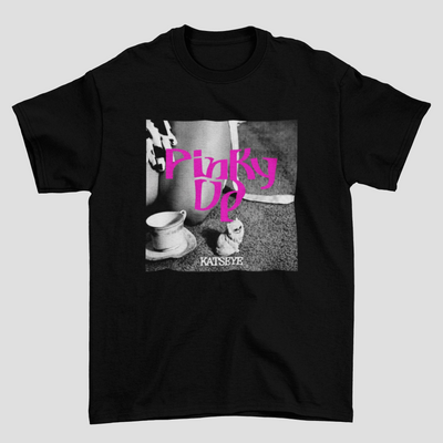 Camiseta Básica Katseye Pinky Up Cat Photo