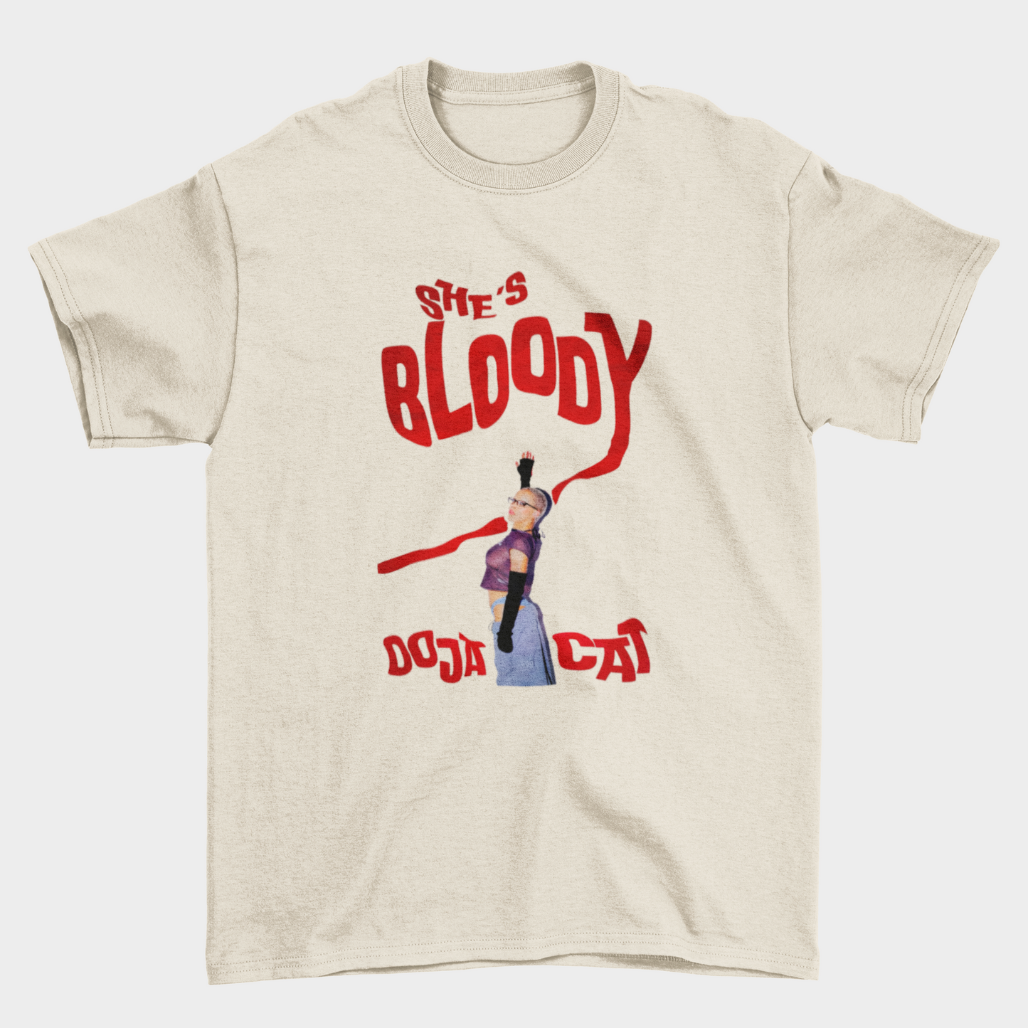 Camiseta Básica Doja Cat She's Bloody