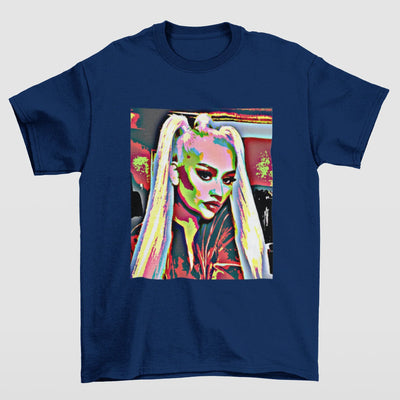 Camiseta Básica Christina Aguilera Pop Art- azul-marinho