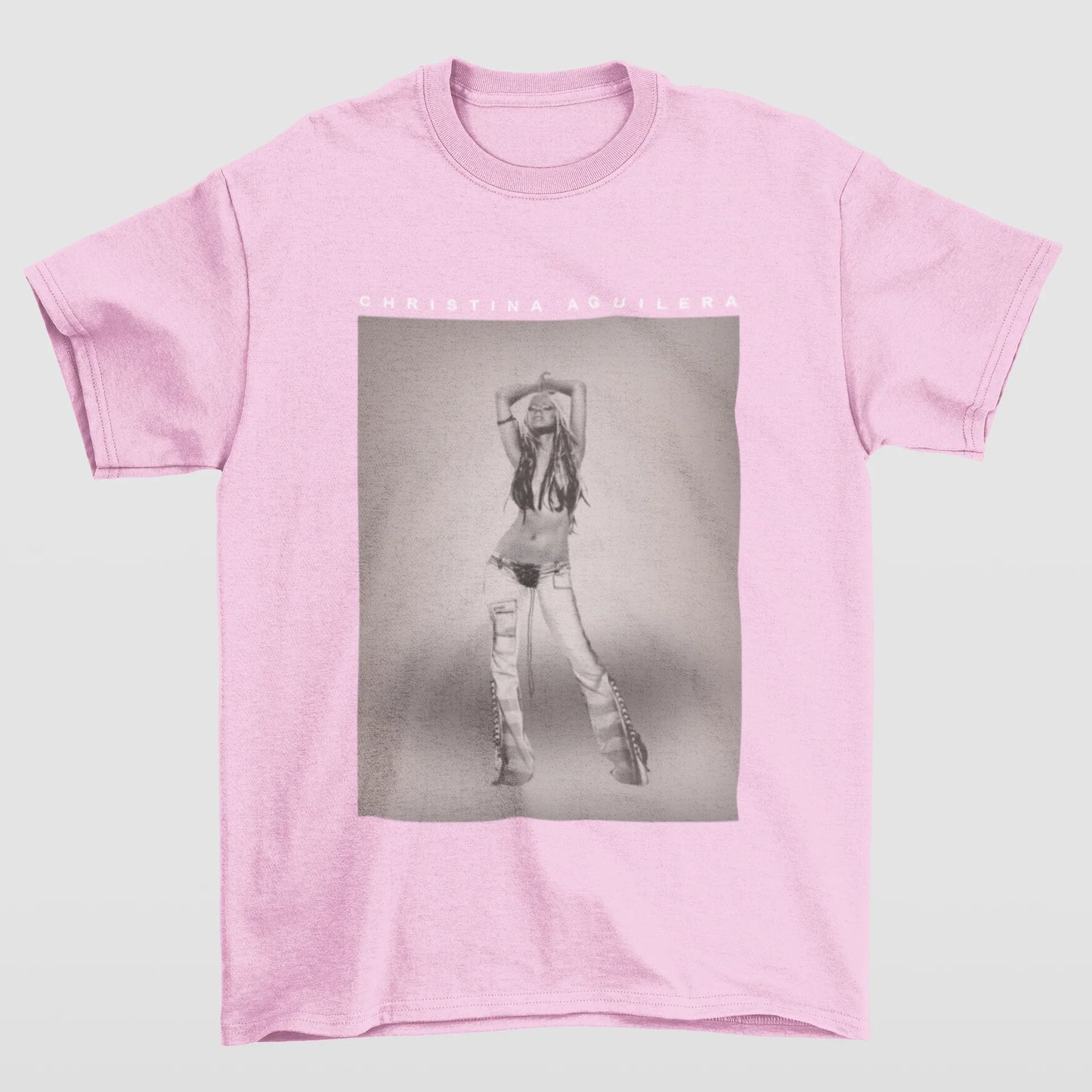 Camiseta Básica Christina Aguilera Cantora- ROSA BEBE
