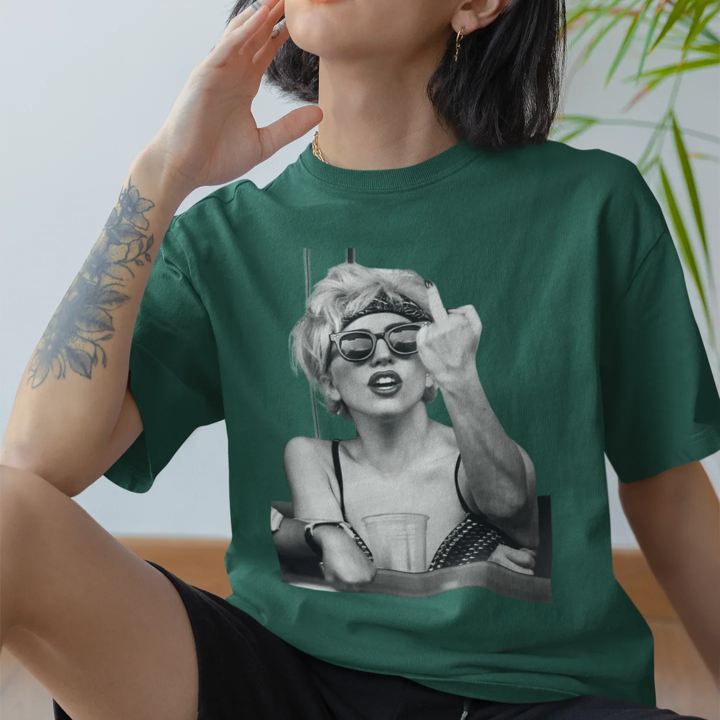 Camiseta Básica Lady Gaga Summer Days