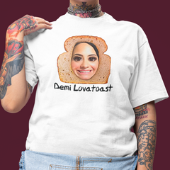 Camiseta Básica Demi Lovato Lovatoast