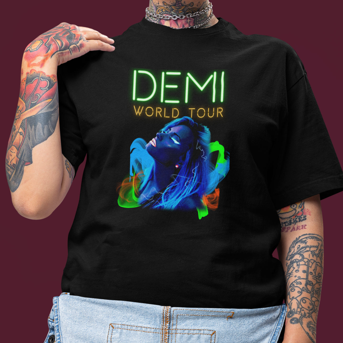 Camiseta Básica Demi Lovato Neon Lights