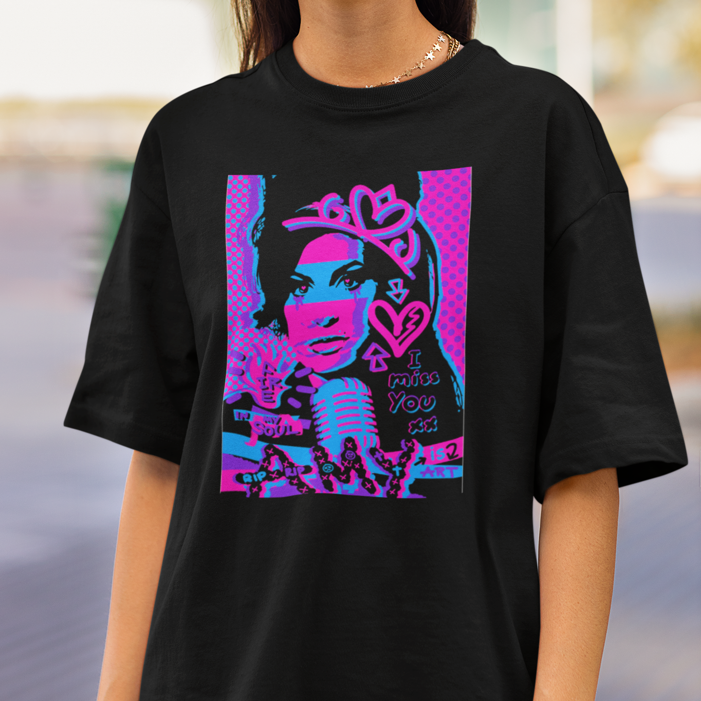 Camiseta Básica Amy Winehouse Art