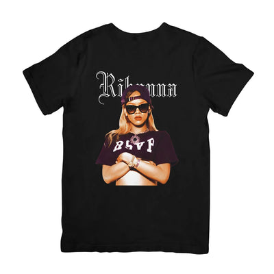 Camiseta Básica Rihanna Pose