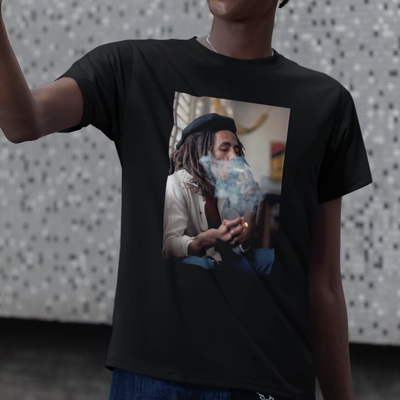 Camiseta Básica Bob Marley Smoke