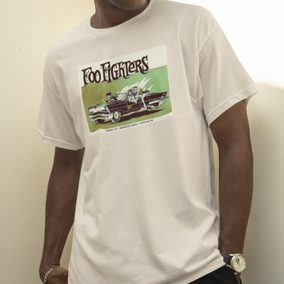 Camiseta Básica Foo Fighters Car Graphic