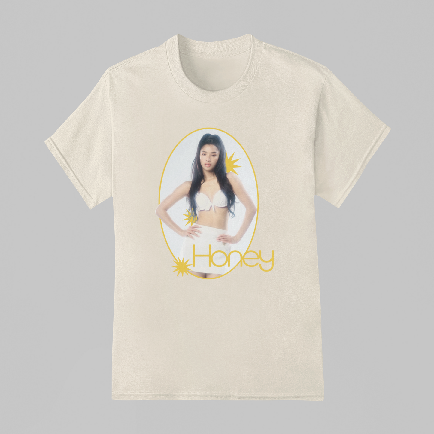 Camiseta Básica Katseye Sophia Honey