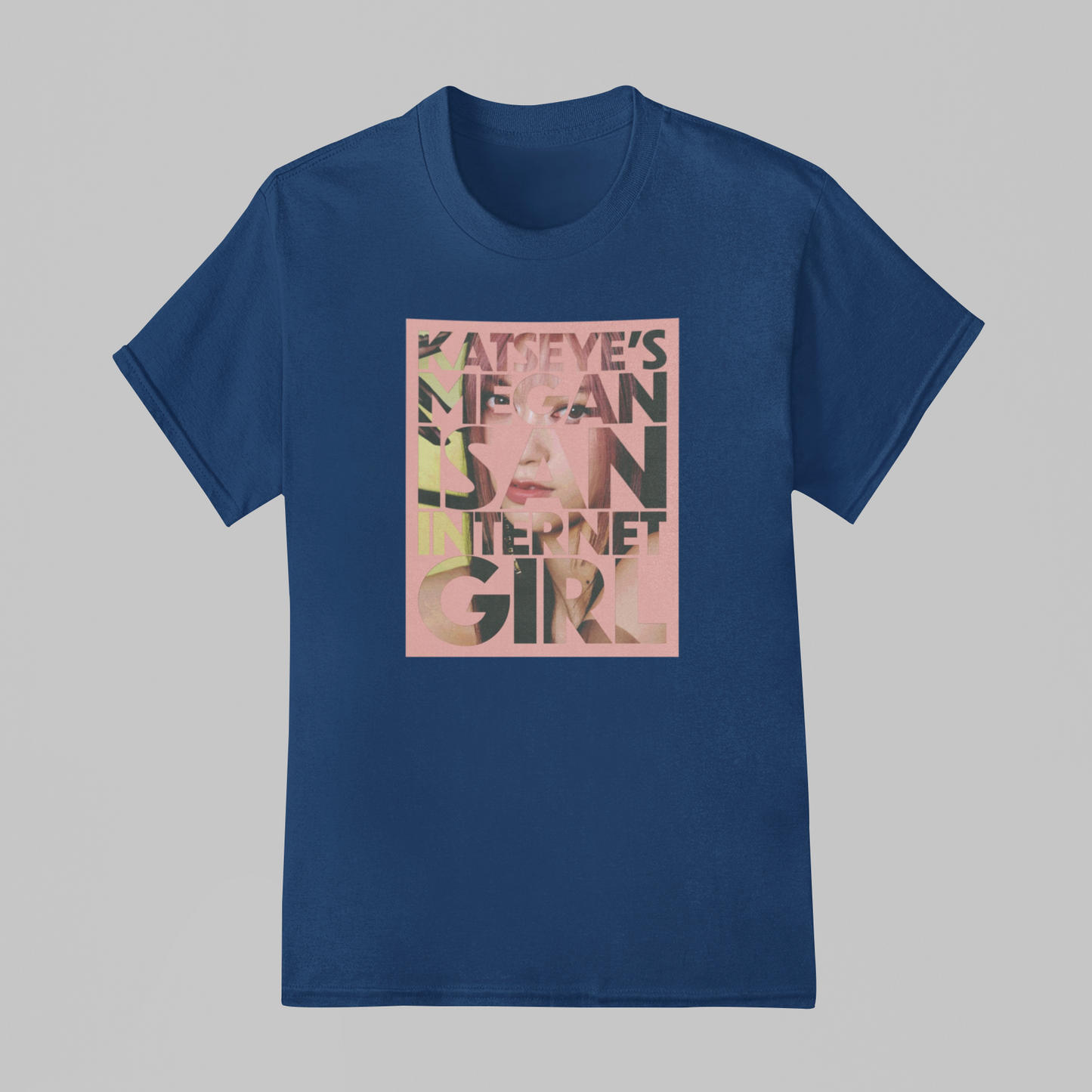 Camiseta Básica Katseye Megan Internet Girl