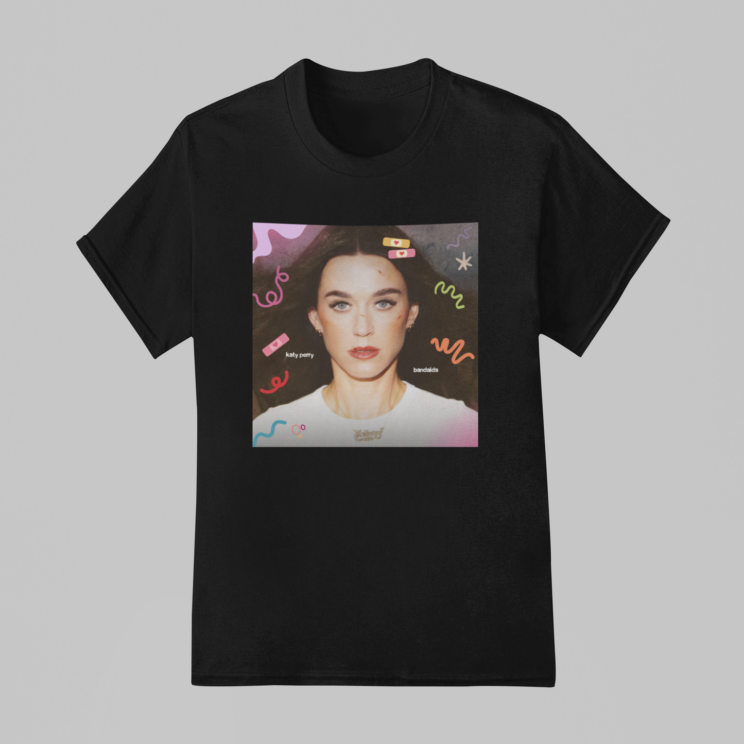 Camiseta Básica Katy Perry KP Bandaids Graphic