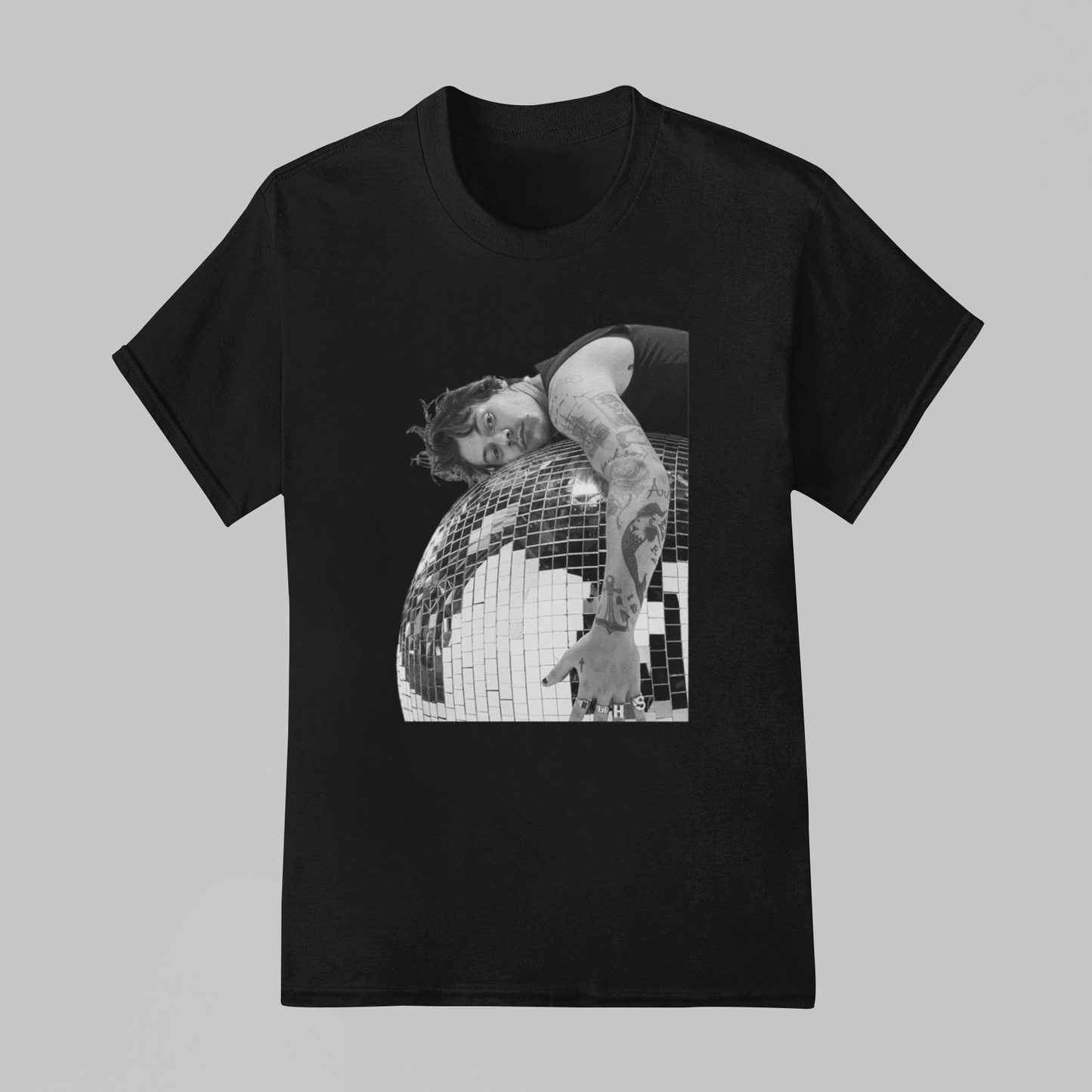 Camiseta Básica Harry Styles Photoshoot