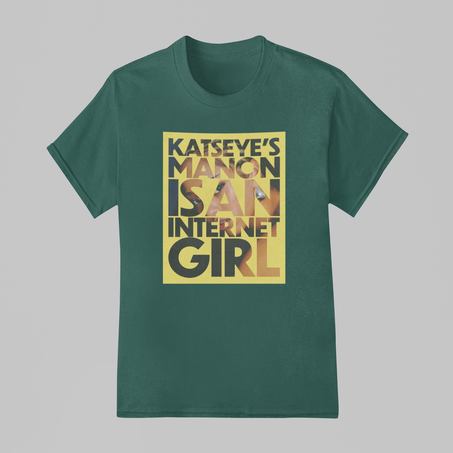 Camiseta Básica Katseye Manon Internet Girl