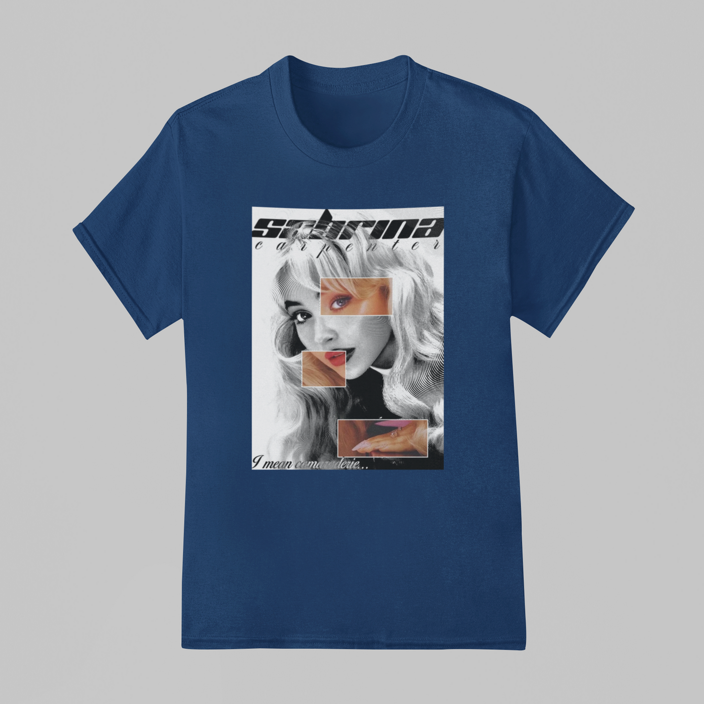 Camiseta Básica Sabrina Carpenter Collage P&B
