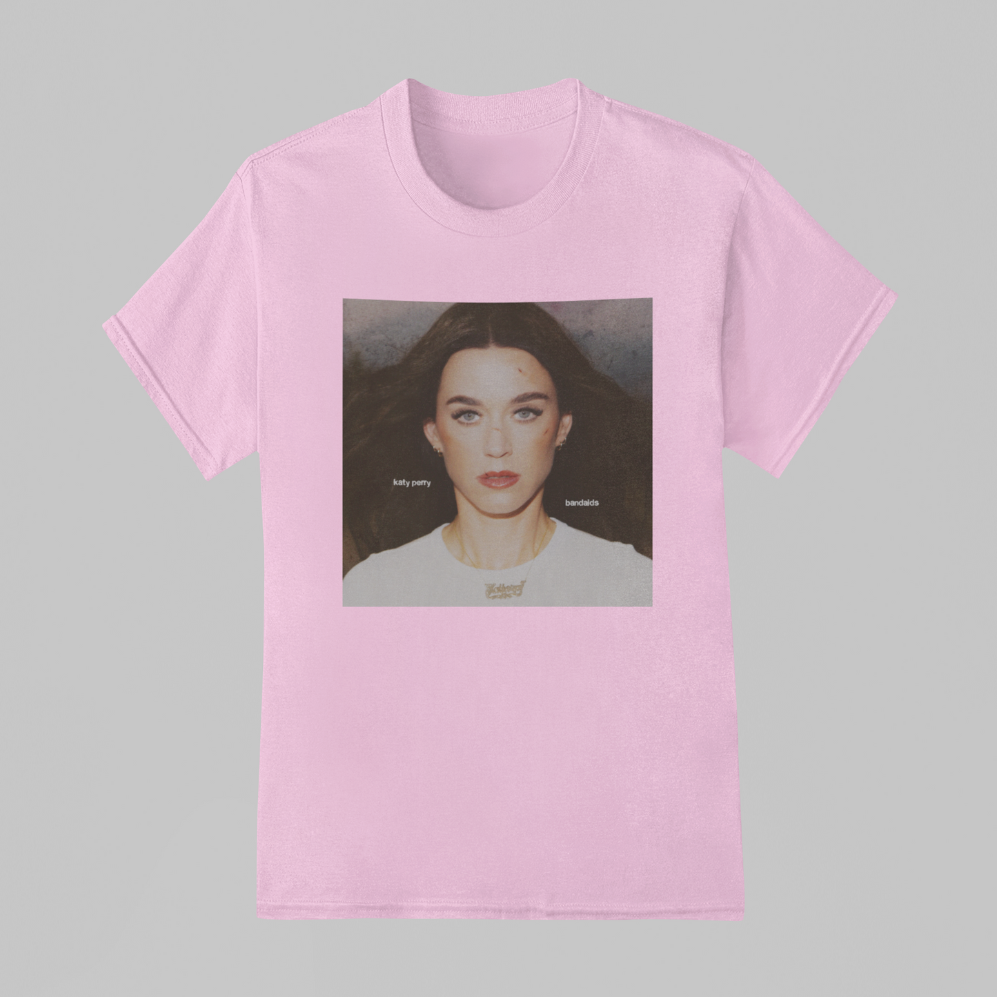 Camiseta Básica Katy Perry Bandaids
