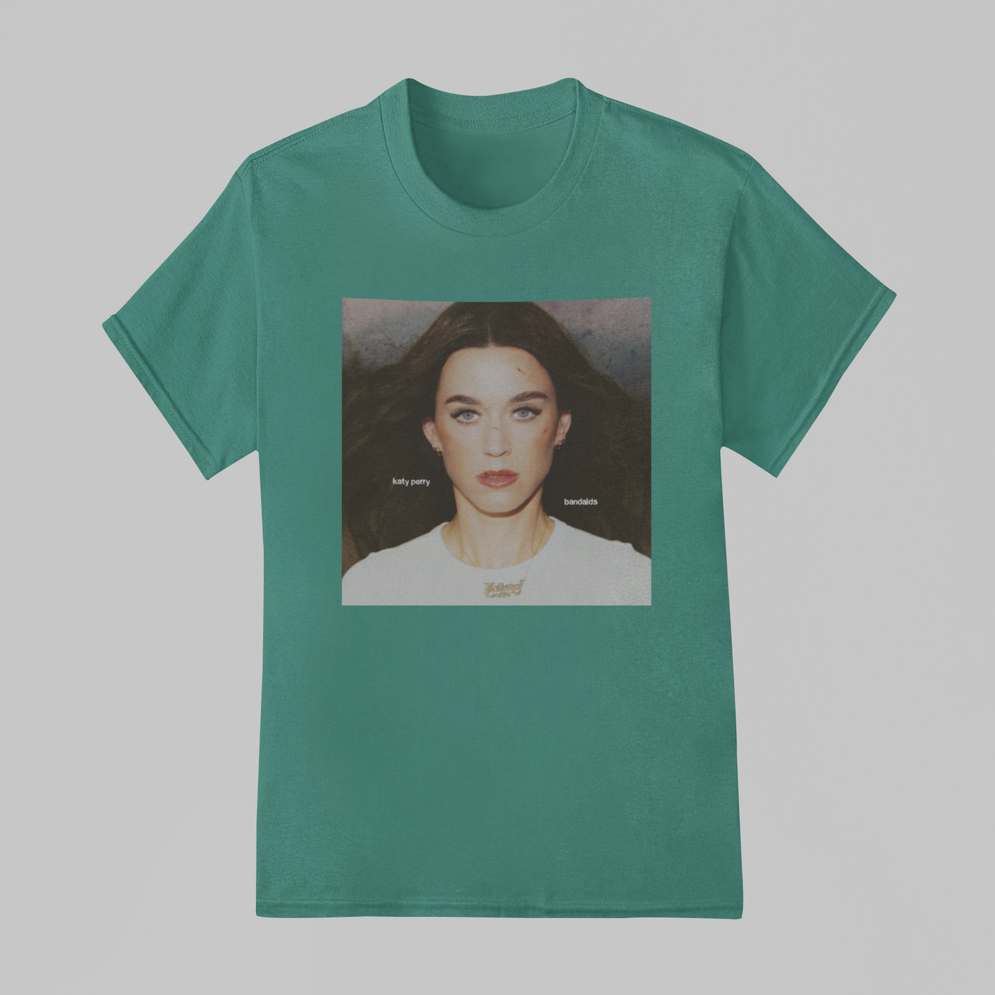 Camiseta Básica Katy Perry Bandaids