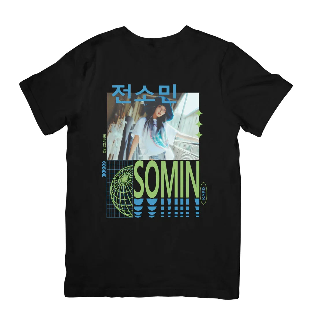 Camiseta Básica Kard Somin Graphic - preto
