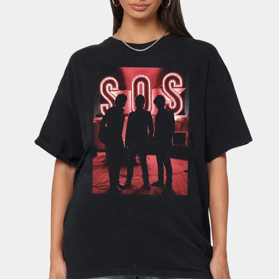  Camiseta Básica Jonas Brothers SOS Preto