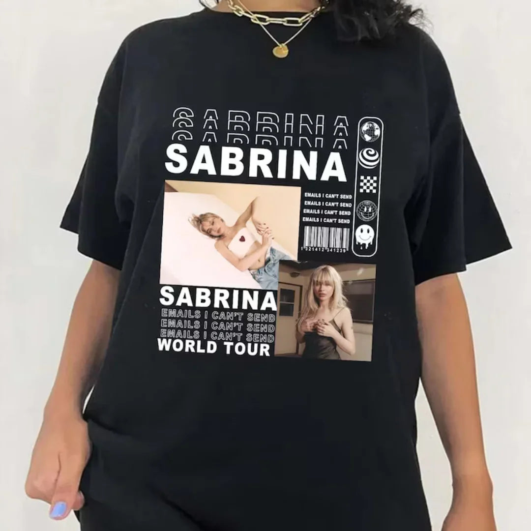 Camiseta Básica Sabrina Carpenter Tour Preto