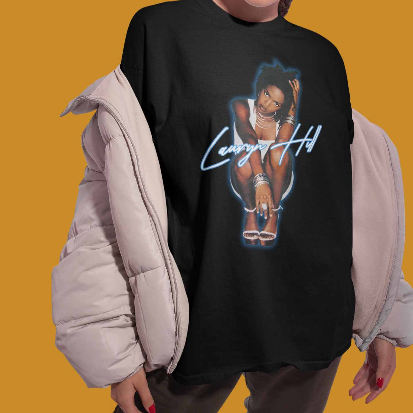 Camiseta Básica Lauryn Hill Pose
