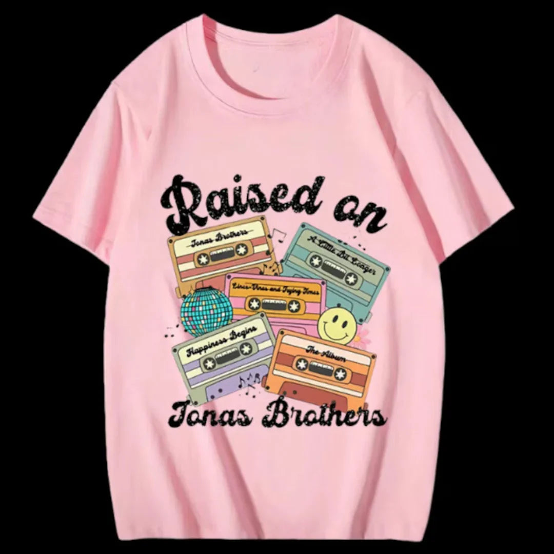 Camiseta Básica Jonas Brothers Raised On Rosa Bebê 