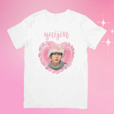 Camiseta Básica Zerobaseone Yuijin-BRANCO