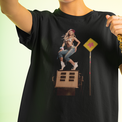 Camiseta Básica Zara Larsson Pose