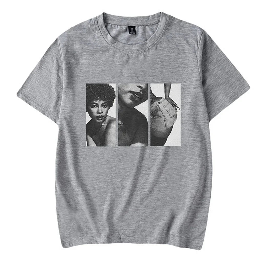 Camiseta Básica Ice Spice Black and White-CINZA