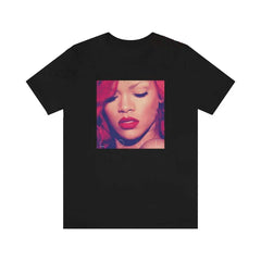 Camiseta Básica Rihanna Loud