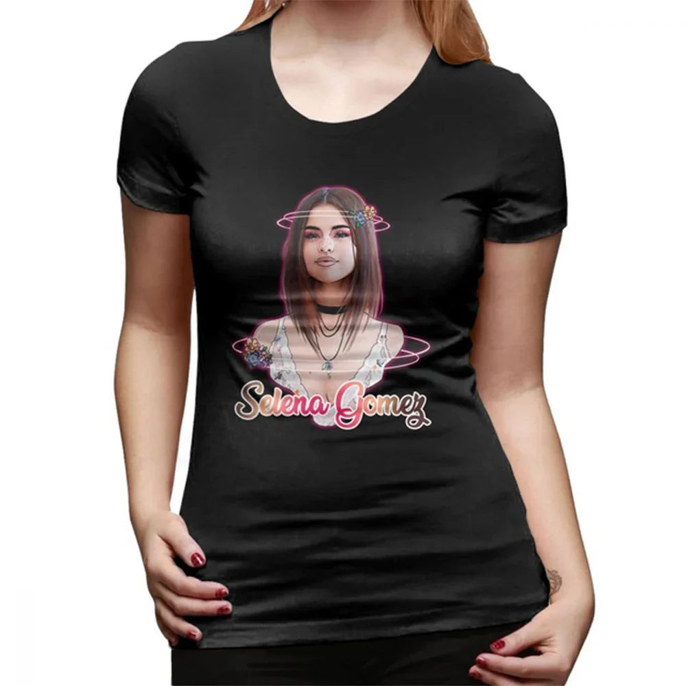 Camiseta Básica Selena Gomez Cute - preto